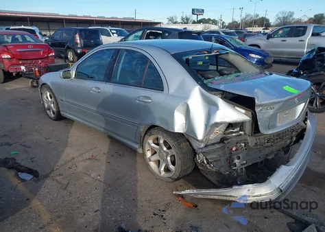 2007 Mercedes-Benz C 230 Sport z USA, uszkodzony, nr VIN WDBRF52H07A938315